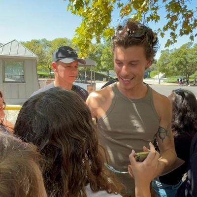 ♡~ Music is the universal language ~♡
-Shawn Mendes 22/03/25 ✨️