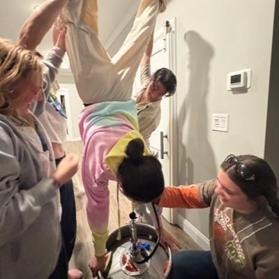 cruisin4aboozin's profile picture. 