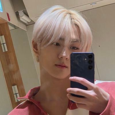 Chartruox's profile picture. miko's proud caretaker.