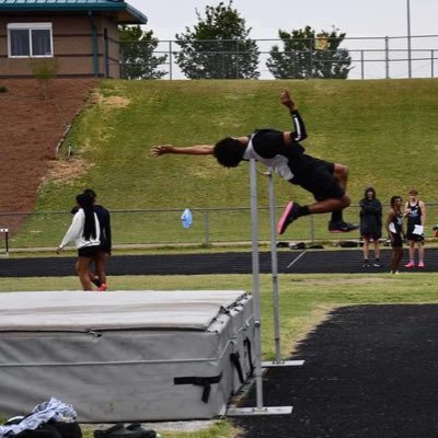 Cyden (CJ) Poston High Jump PR:6’2 West Johnston High School Height:5’10 Weight 141.1 GPA:3.0 CO:2026 Phone:9849202099 email:cydenposton@gmail.com
