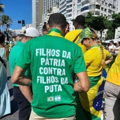 Porque quem dá mole no filme da vida não passa nem do primeiro episódio 🎬🙏🏻🍀 focado no meu futuro lá na frente te explico melhor 😉✌️