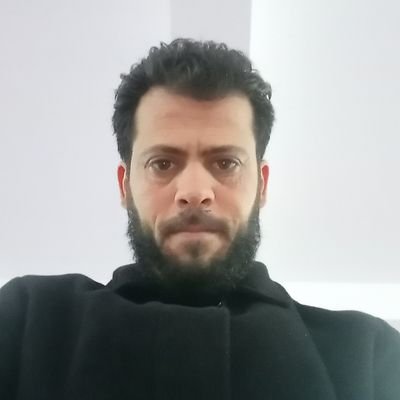 موظف في وزارة الاقتصاد التجارة
صحفي محرر مقالات