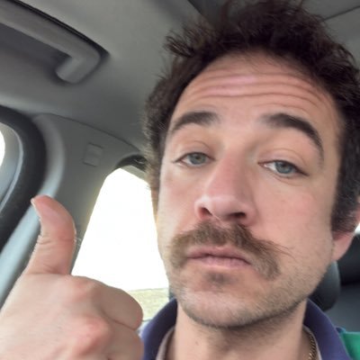 ArmenArmen_'s profile picture. cool guy who likes to hangout