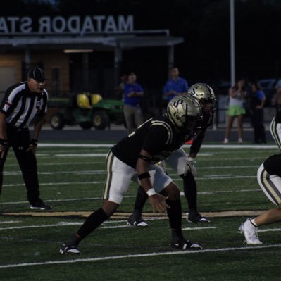 6’0|208lbs| C/O 26 | LB Seguin High school | 3.7 GPA | 275 bench | 380 squat | 240 clean