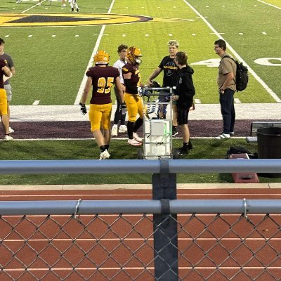 6'2 225lbs, #95, #85 Defensive end Freshman-17 Sacks during freshman season Film-https://t.co/Fs8c7f2eB8 Stats: 395Bench, 500Squat, 600Dead