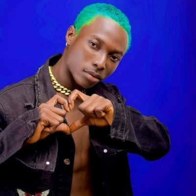 omoboyvibez's profile picture. Nature Boy Young Jay 🌿 
OMOBOY VIBEZ 🎶🔗
#raper #singer #songwriter 🌬️ 🎶
LYRICOOL ALBUM OUT NOW!!!! 

IG @ natureboyyoungjay__