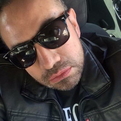 Rogerr881074's profile picture. 