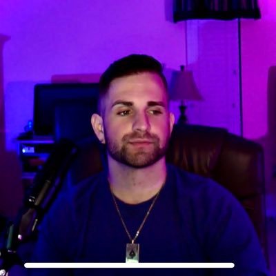 Former athlete 🏈, FL ☀️ ✈️ DC 🇺🇸 🇮🇹. Content Creator 🎮🖤 https://t.co/inpiREmAhE
