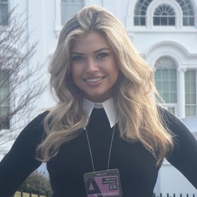 nataljegwinters's profile picture. Co-Host of Steve Bannon's War Room |WH Correspondent |UChicago | Support my work here👇