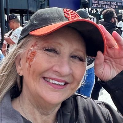 🏠 Selling homes and books too. 🧡🖤 Always orange and never blue. #BeatLA