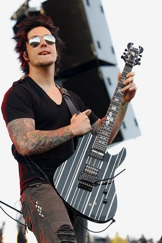 aha7xmad's profile picture. I NEW HERE , SO BE NICE :)