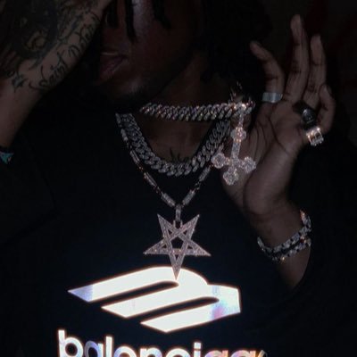 flywtff's profile picture. e