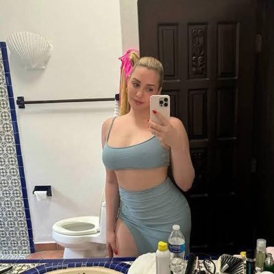 alexisjessy20's profile picture. am Laura from south Carolina https://t.co/LgN62VgFAG single here and am ready to be into a serious relationship.text me on Whatsapp (843) 240-2420