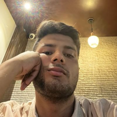 SoshalYadav15's profile picture. बचपन तो गया जवानी आ गई..........

young.dumb.less-broke