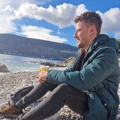 edin_vejzovic's profile picture. UX / Product Designer