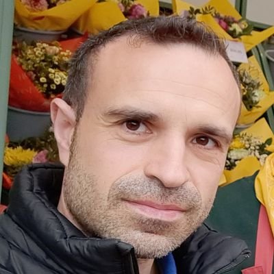 Si nadie obedece, nadie manda; Si no hay miedo, no hay poder. Viva la libertad carajo...