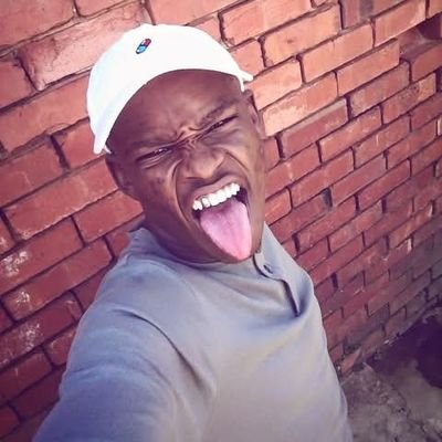 ChesterMbonani's profile picture. thE livinG deaD🧟