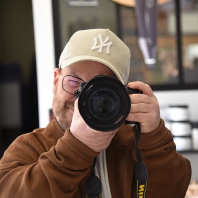Community Manager, Social média, Writing, photographer and press. Gérant de l’@agence_yoweb. Membre de l'@assoappt. Mes tweets n'engagent que moi !