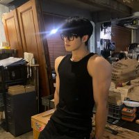 Abinaya (@yourslve) 's Twitter Profile