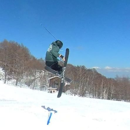 2歳から滑ってるけど、今だ360ギリギリできるかできないかぐらいな中級スキーヤー、音感や演奏技術は無いけどメタル好きな中年サラリーマン 。 TheOne更新(お布施は控えめ)