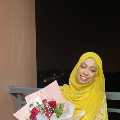 28 prettywifey to @mhanafiO awesomemama to @/mhadeefH