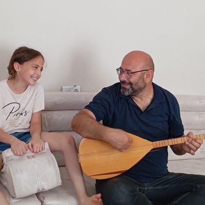 Düşündüğünü söylemekten korkmaya başlarsa bir kişi, düşünmekten de korkmaya başlar.
Vedat Türkali..