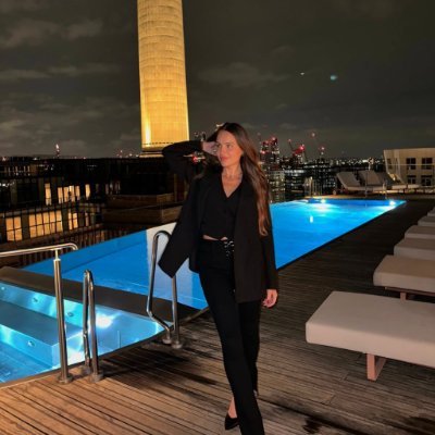 I have more than ten years of work experience in the medical field. I have accumulated a wealth of professional knowledge, which is my greatest asset.