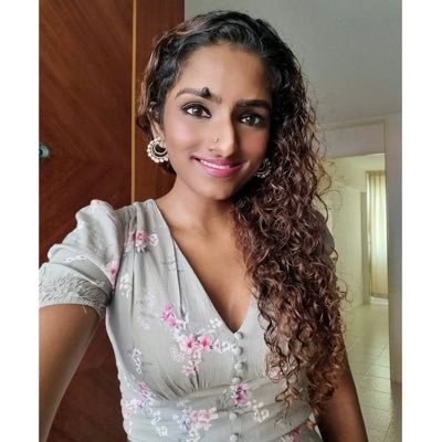 4th Gen🇸🇬 தமிழர். Veenai🎸Rosarian🌹MuayThai🥊 Salsa💃🏽Football⚽️Books📖. Trilingual tongue (English,தமிழ் & Melayu). Basic spoken Mandarin & Hokkien.