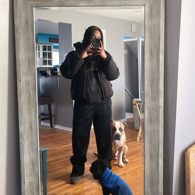 Yaeskii3's profile picture. insta : @yaaeski