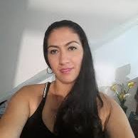 Soy Maracucha rajada, madre de 1 Hija maravillosa, mi vida vive en torno a un libro.