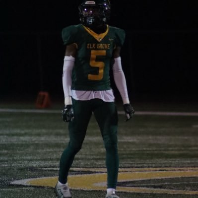 EGHS 2026 (IL) || DB/WR || H: 5’10” W:150 || Football, Basketball, Track || Smithmaurion287@gmail.com ||