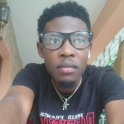 Soucieux de la situation actuelle d'Haïti.
Observateur politique.