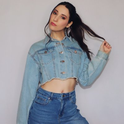 Singer/Model/Actress
Self-taught optimist ✨
