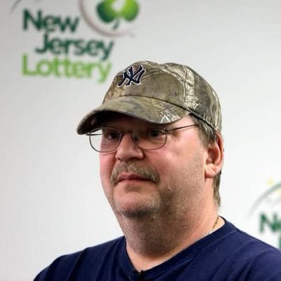 Mega millions jackpot winner, Michael J, Weirsky ,winner of $273,000,000 giving away $50,000 to my first 2k followers for better living be a winner š°