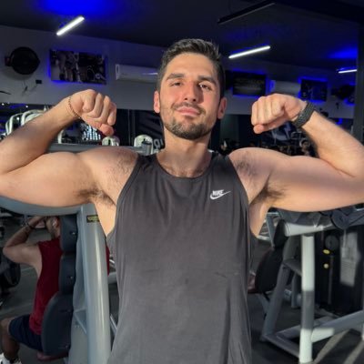 diego, 29, aquarius, really fucking annoying. 6′ 1″/186 cms, latino por suerte, kinky boy