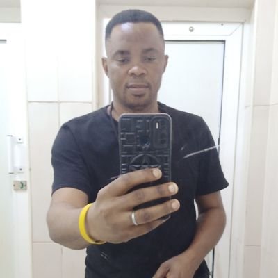 Am a tall and very cool guy, light in complextion.