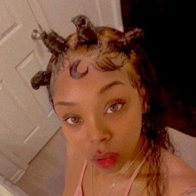 it's your favourite squirt queen 👑 DM for menu, Dropbox link,meet and more DM for info
