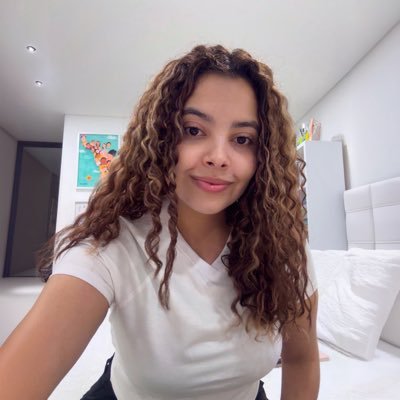 soyvalentinau's profile picture. ✨