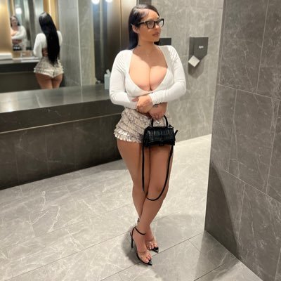 sandrathomas504's profile picture. Don't stop when you're tired.Stop when you're done.😘🤗