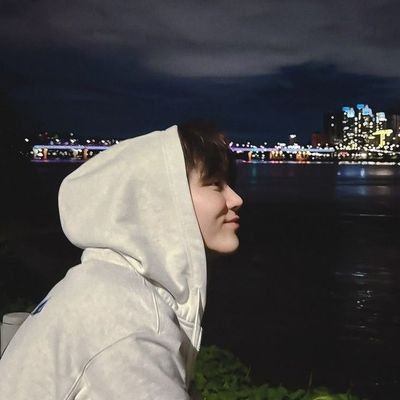 Elly_boonon's profile picture. Boo!👻