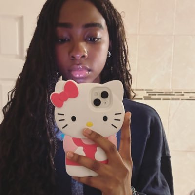 cosmicbrownie_8's profile picture. i’m very woke, if you no like am shift one side abeg🇳🇬