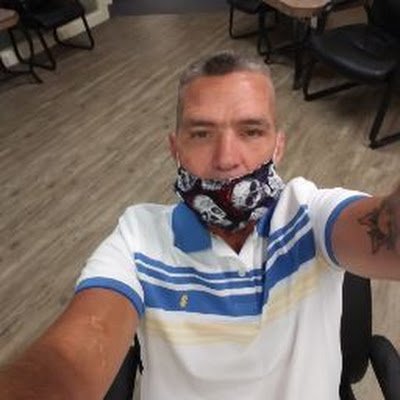 rsixhicks's profile picture. 