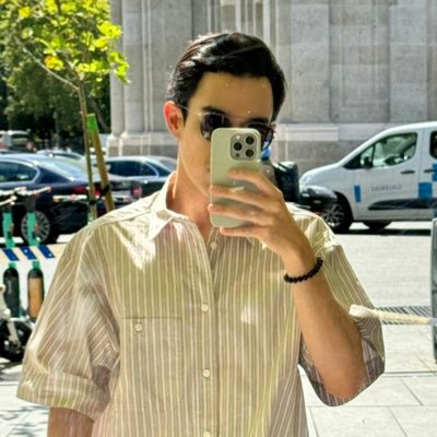 opiniones y datos aleatorios que no le importan a nadie.