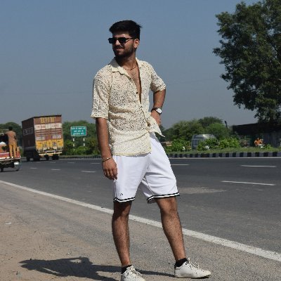 gou_ravop's profile picture. "CS student 💻 | Web Development Intern | Fitness & sports enthusiast | Big on humor, even if I can be a bit awkward at times 😄 | Balancing code and Trying!!!!