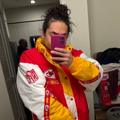 dankdamian's profile picture. don’t kill my vibe, don’t turn the mood #ChiefsKingdom                                     KC✈️PNW