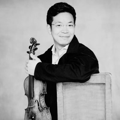 Foodie, traveler and violinist at night