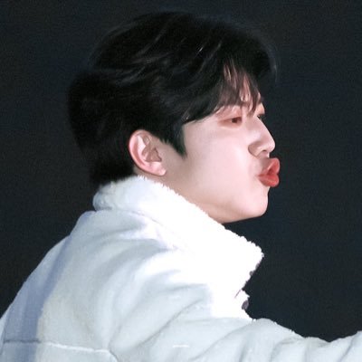 sungbridopil's profile picture. 