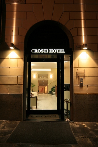 Welcome to Crosti Hotel in Via Castelfidardo 54. It‘s central location allows you to easily reach the main points of interest in the city