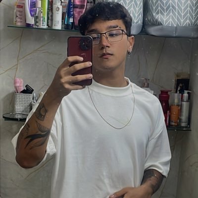 sloowzin's profile picture. 🇧🇷🇯🇵
23 anos.