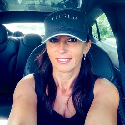 Residential Real Estate in FL, Waterfront & Beachside Specialist. First Tesla S Plaid owner in FL, Tesla Shareholder. #FSDBeta tester. Fluent in 6 languages.